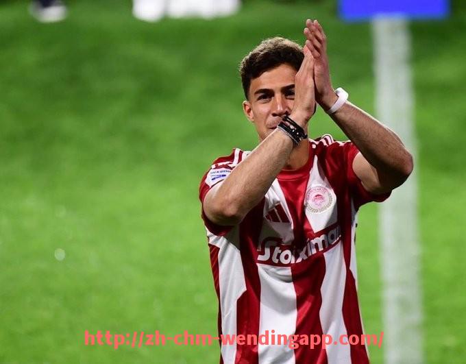 问鼎娱乐官网-世俱杯比赛中球员射门精准度与得分效率统计与表现对比分析